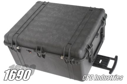 Pelican 1690 empty carrying case with pull out handle & wheels